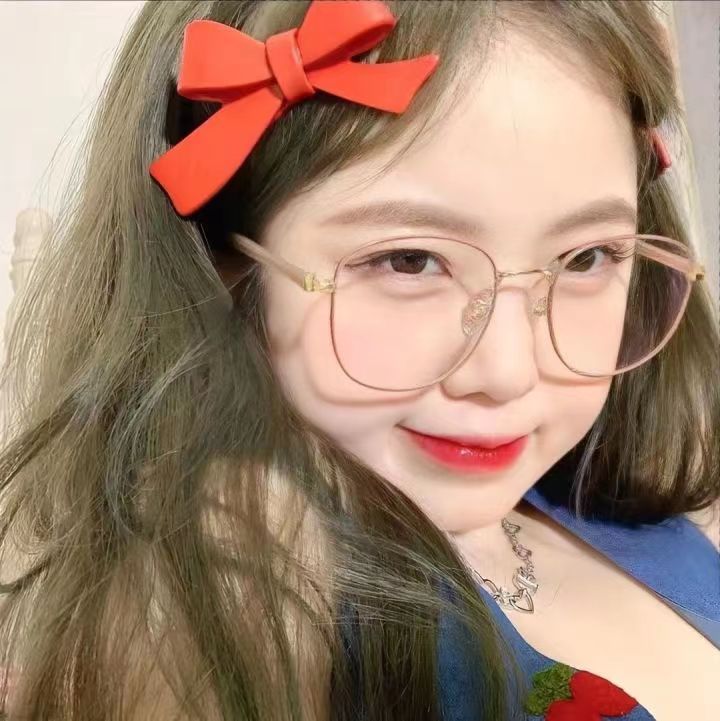 好嫩，很喜欢这种小嫩妹