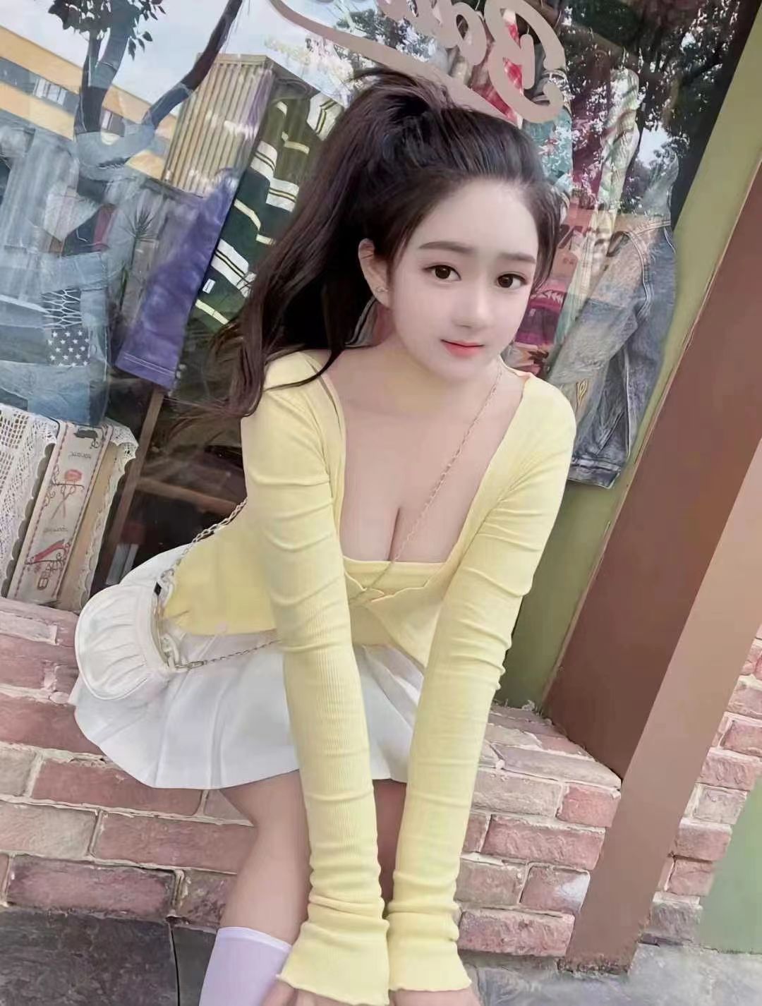 漂亮大方，身材好