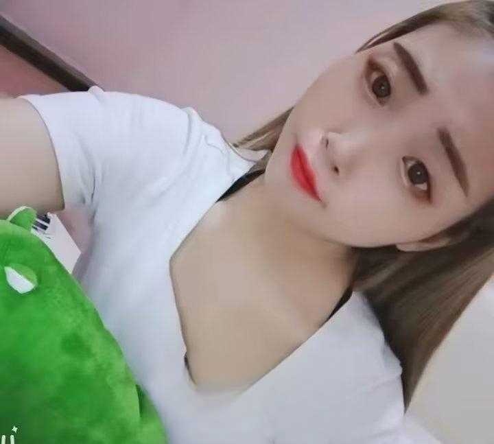 颜值还可以身材好，大长腿