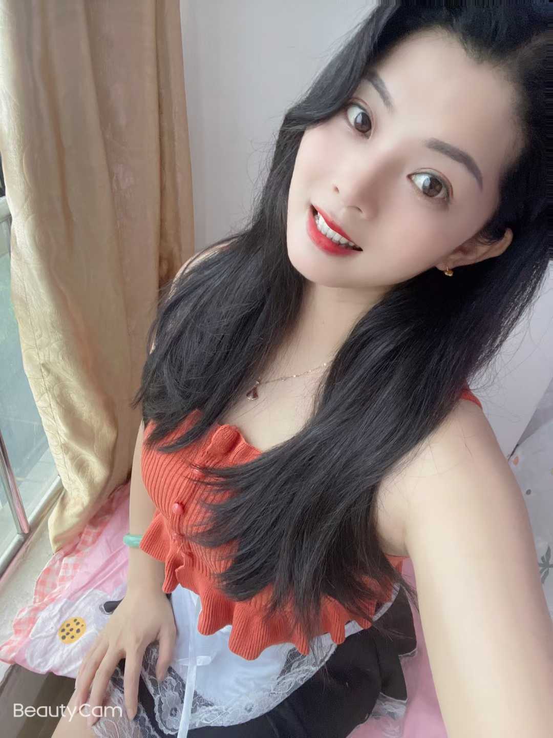 长相甜美声音超甜的小姐姐