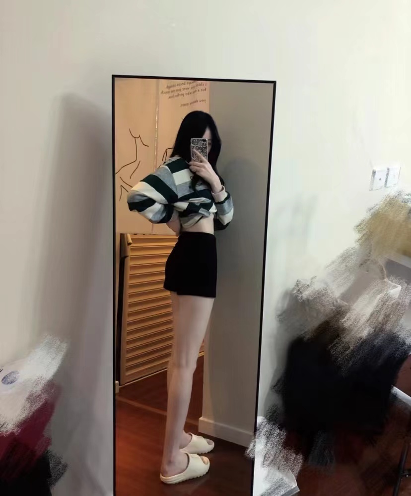 颜值超哇塞的美女