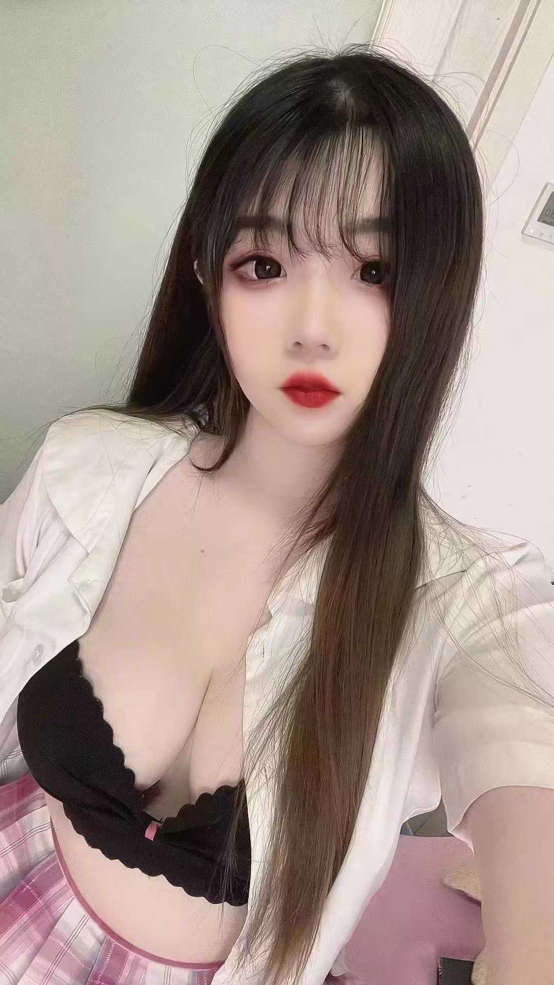 颜值身材超级好的小嫩妹