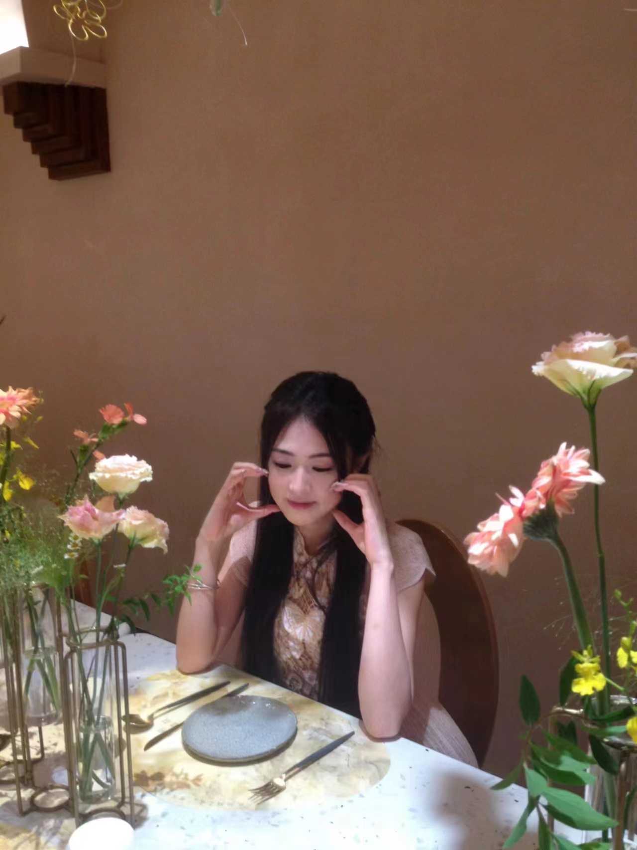 长头发超赞女孩