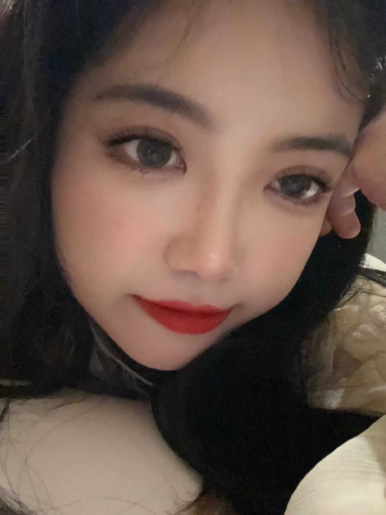 性感火辣，姿势配合