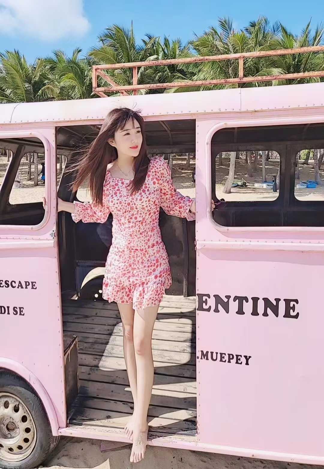 商务区会跳艳舞的南烟