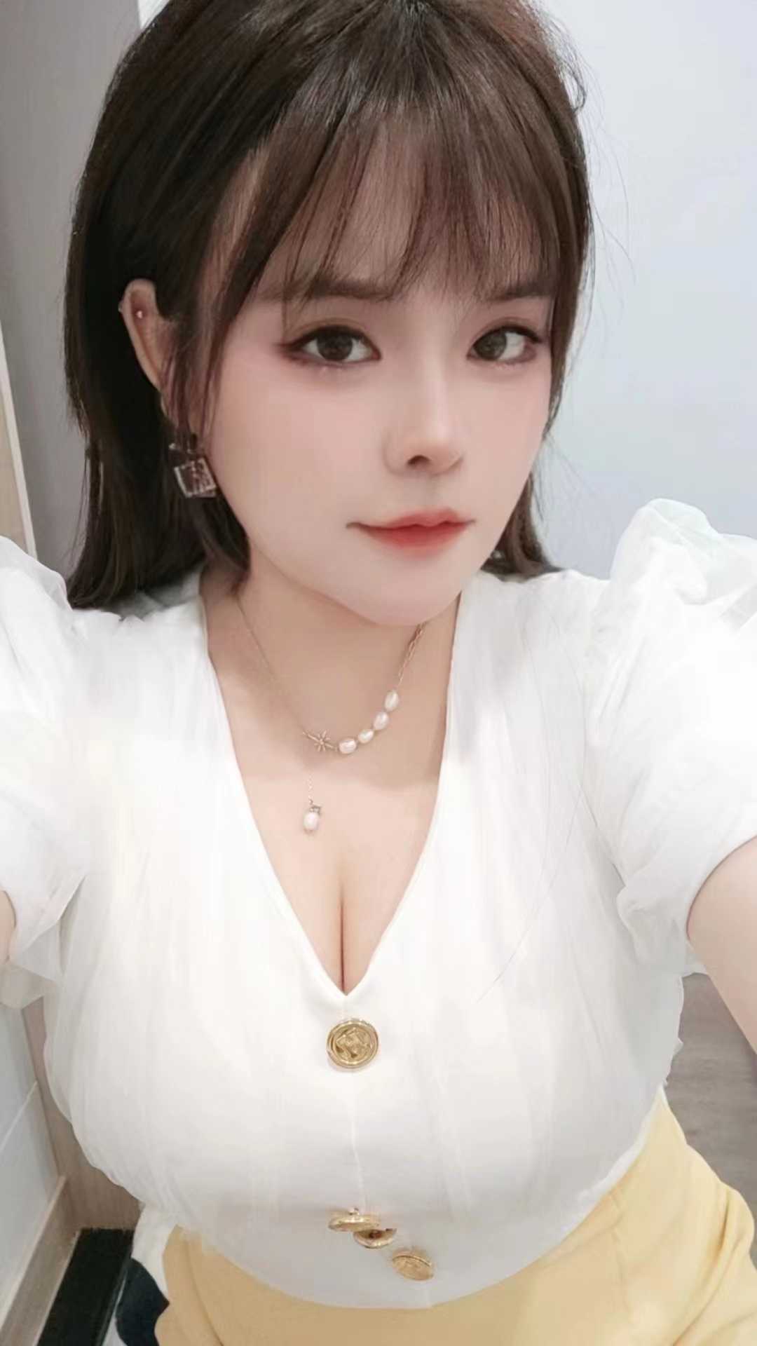 真材实料，身材性感胸大妖娆