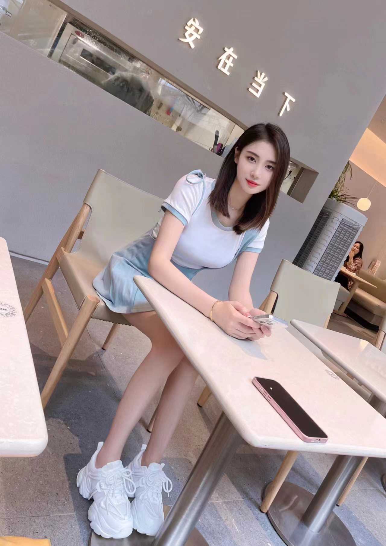 身材火辣，做起来感觉到位超爽