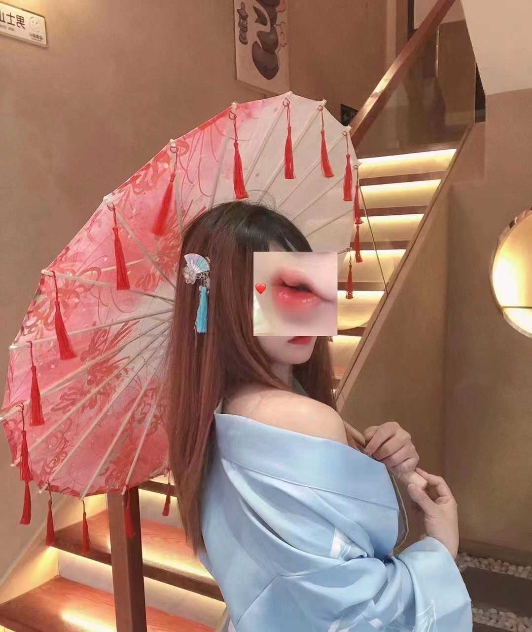 年轻漂亮，很润滑