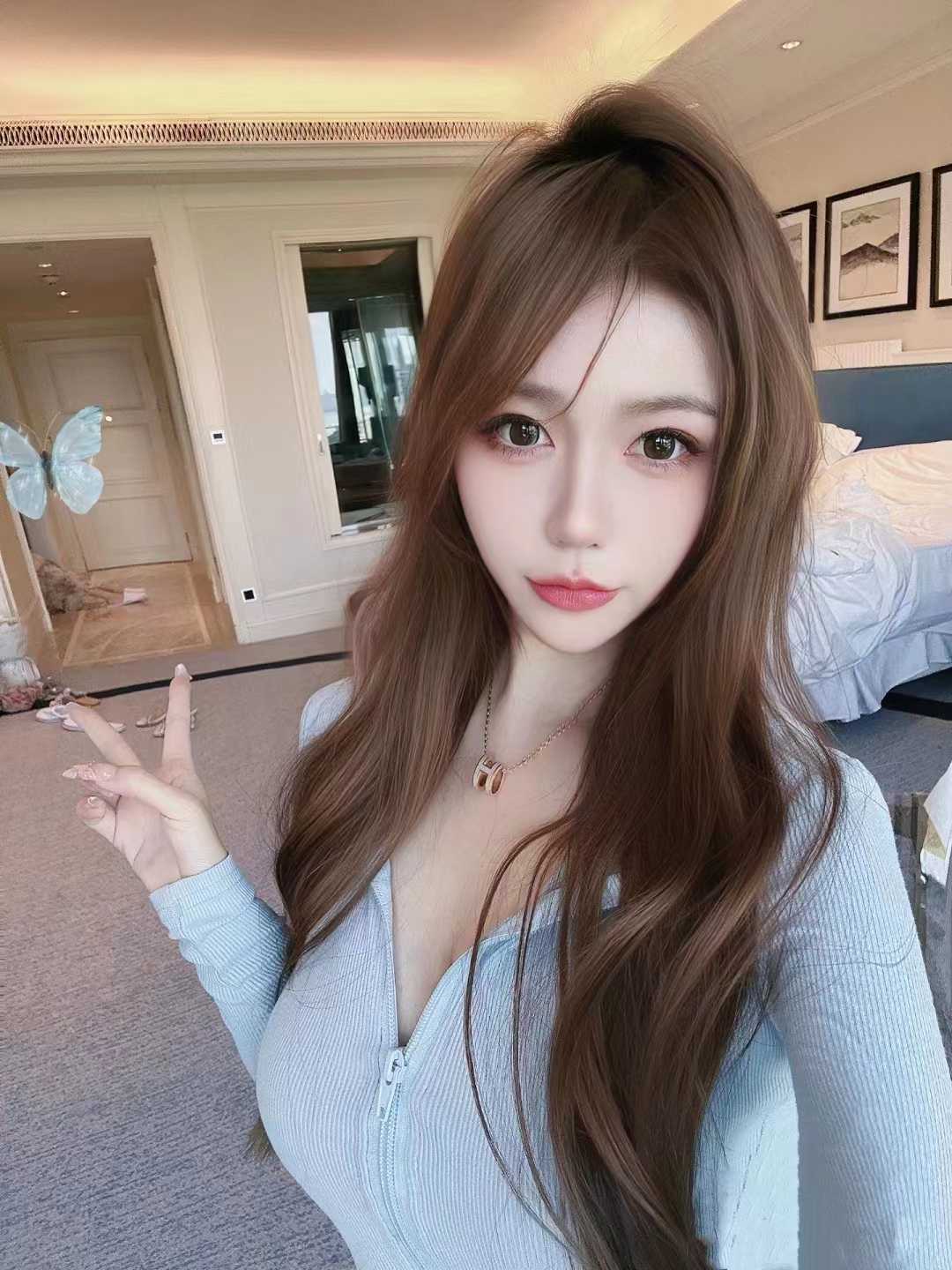 身材绝佳的小美女