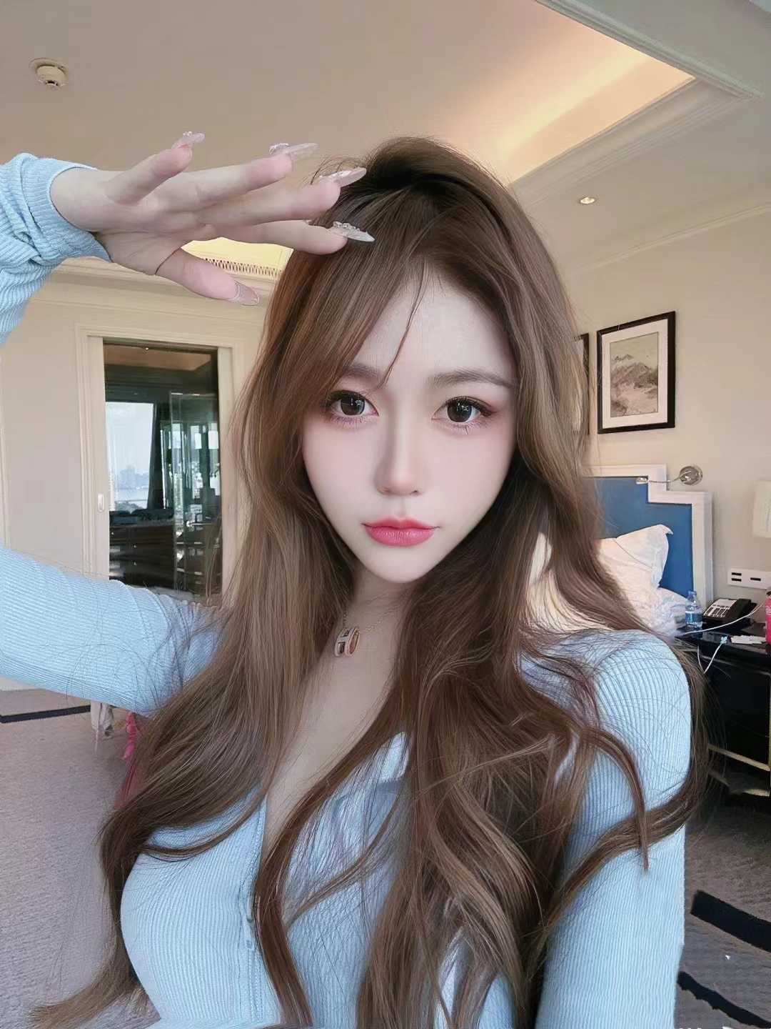 身材绝佳的小美女