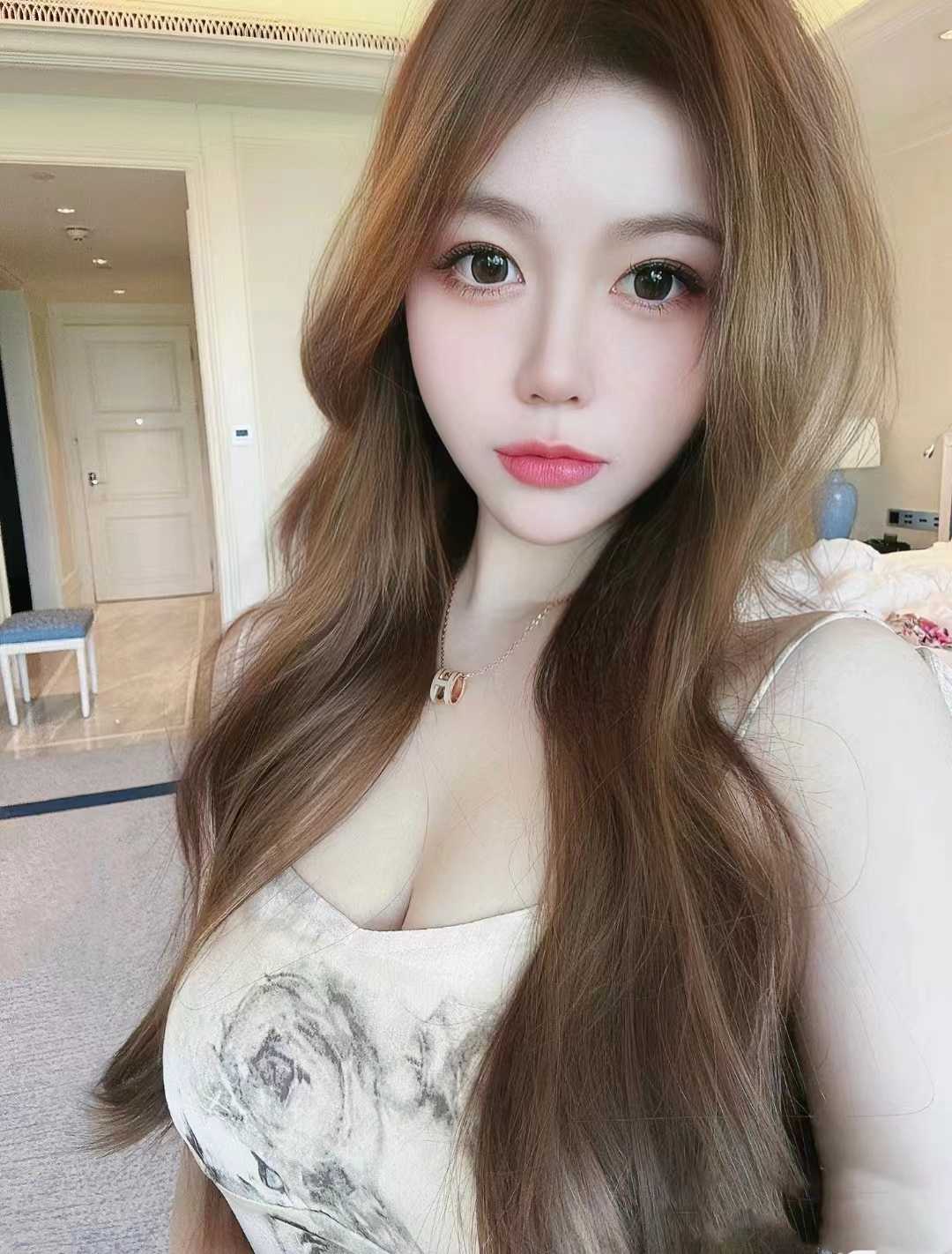 身材绝佳的小美女