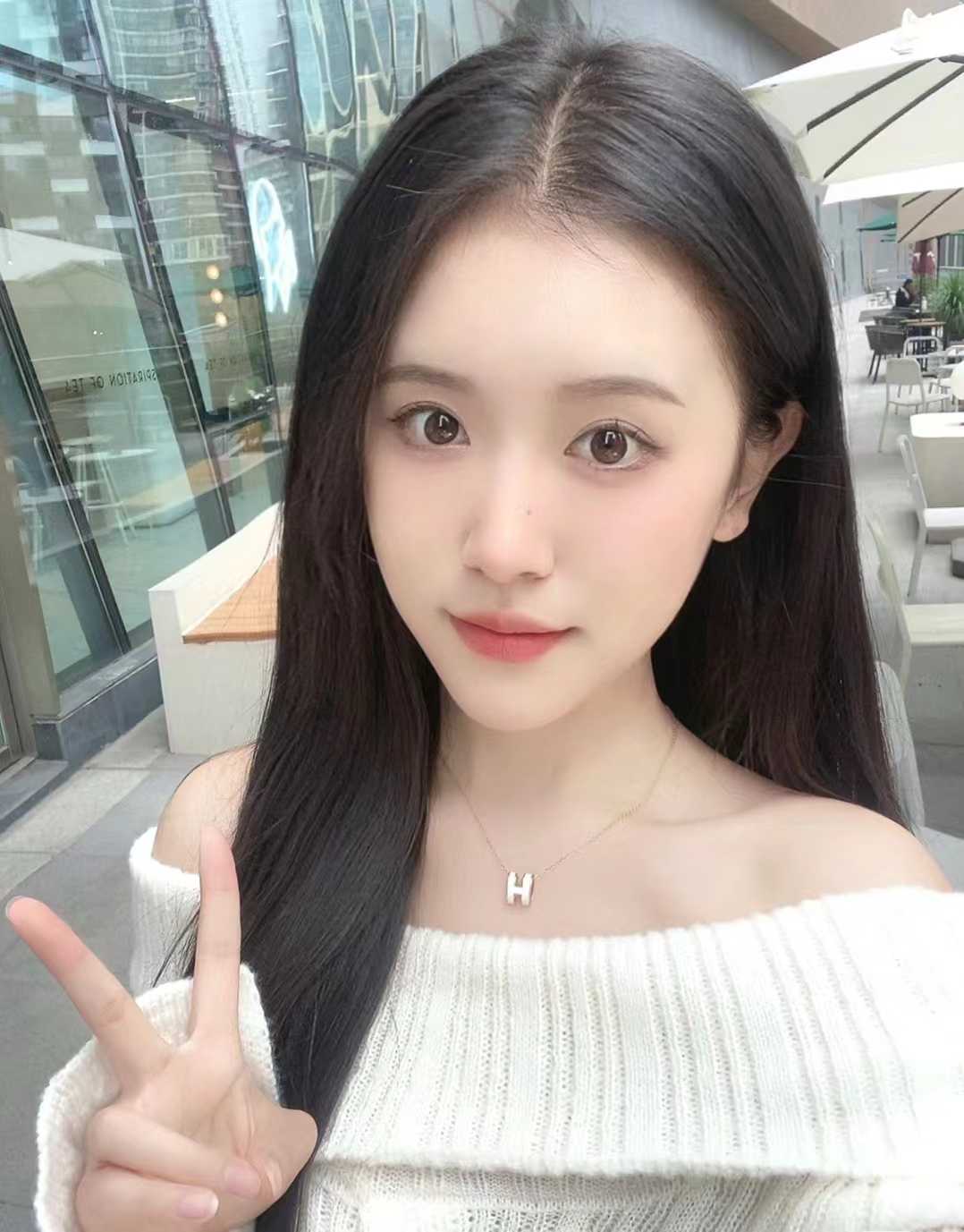 甜美很有女友感的小姐姐