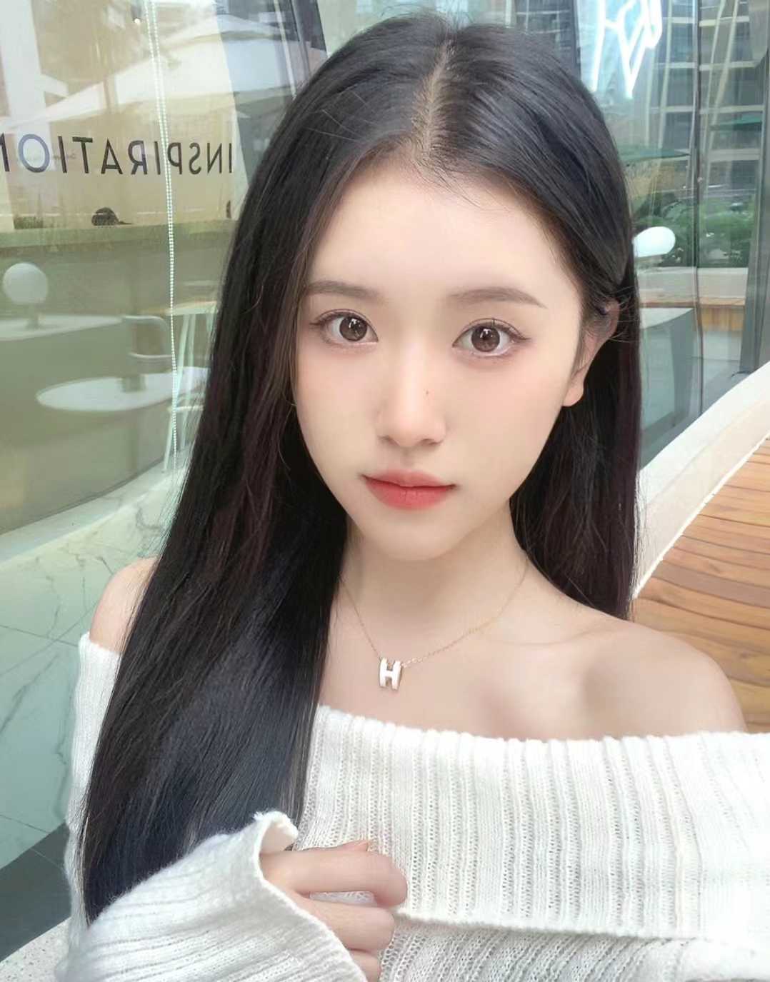 甜美很有女友感的小姐姐