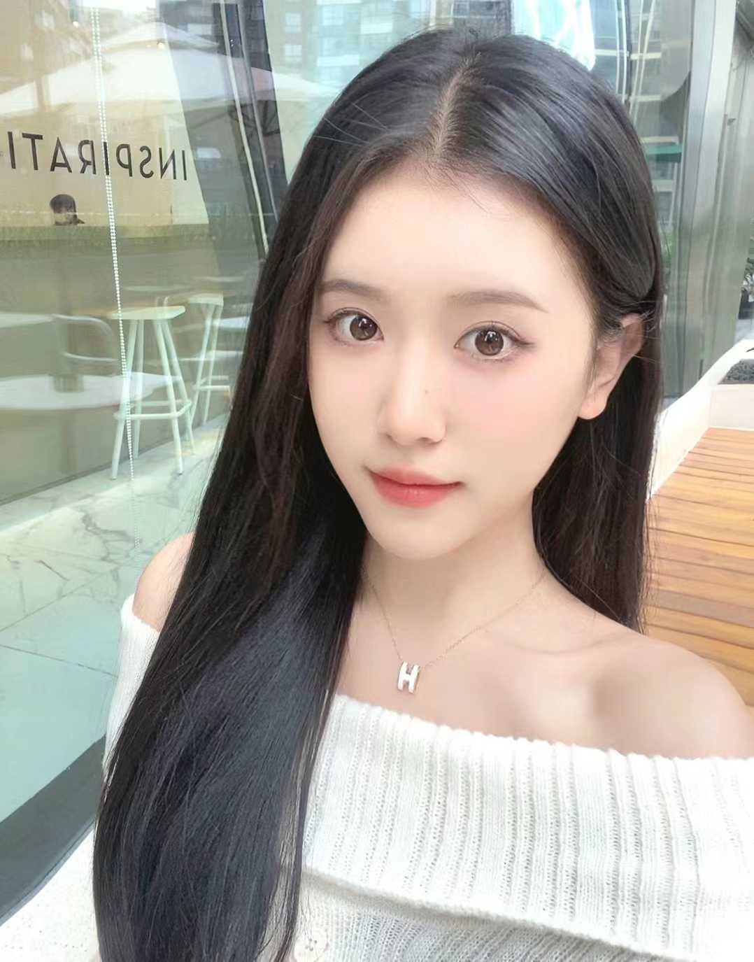 甜美很有女友感的小姐姐