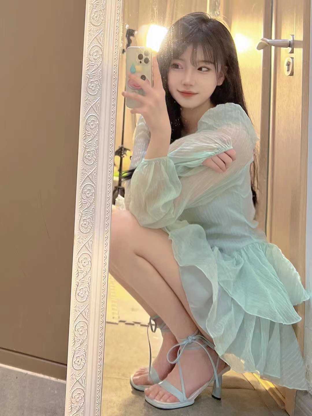 超性感的小美女