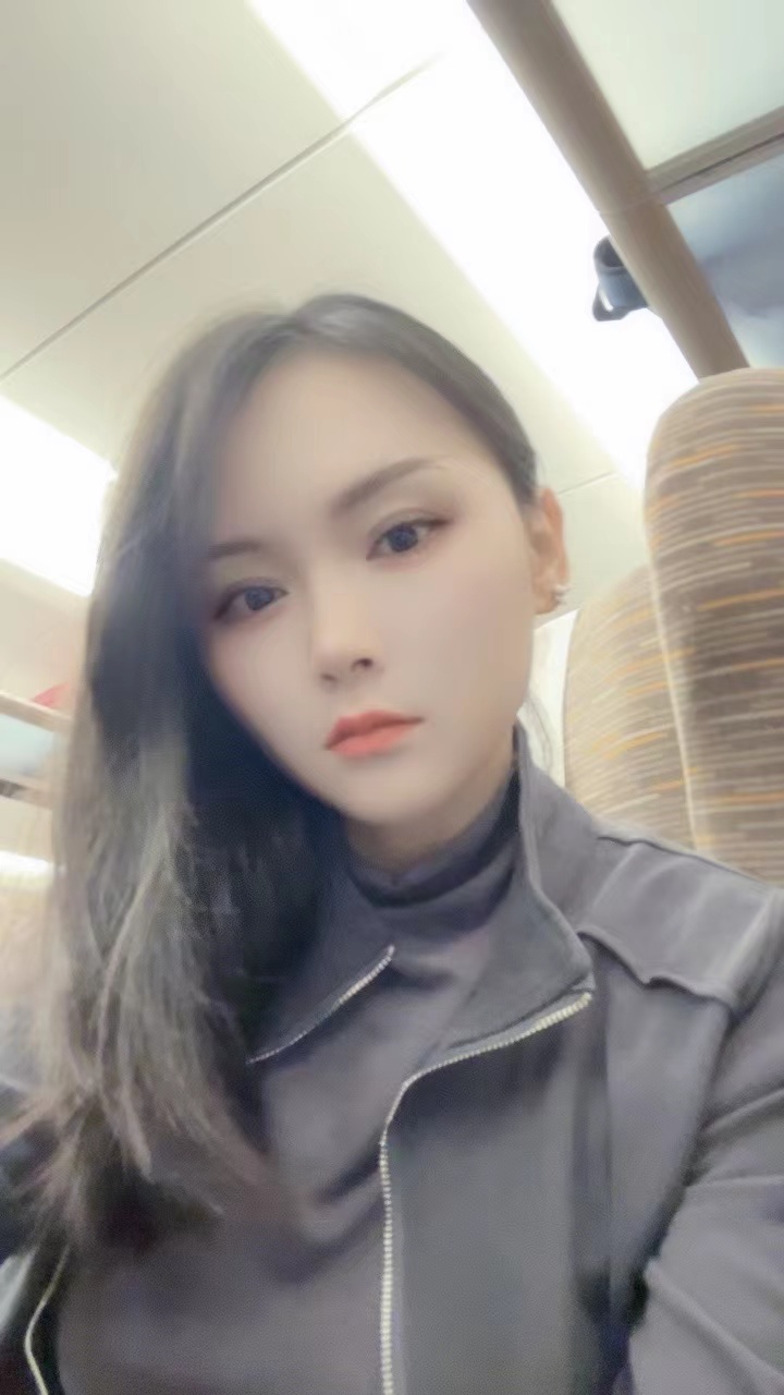 很有气质的小姐姐一枚