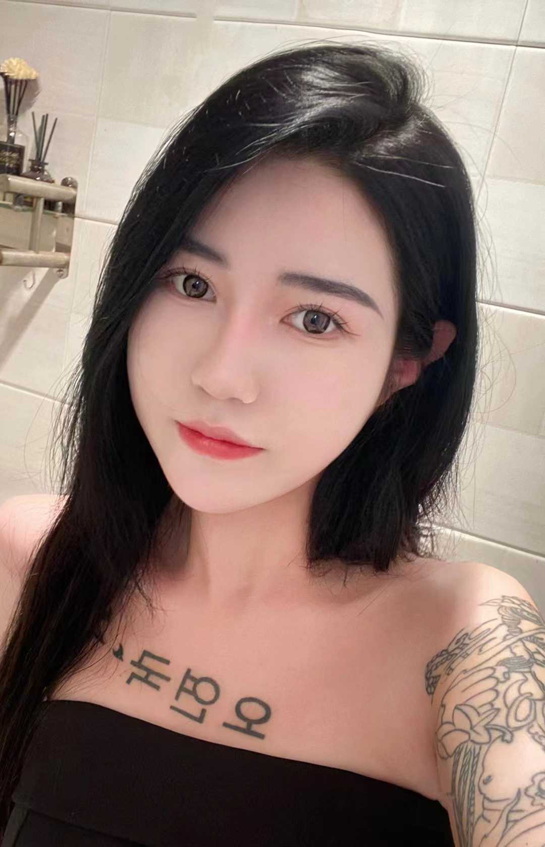 胸大臀翘，关键是水多