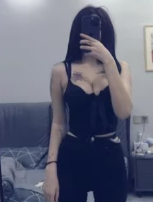 性感纹身兼职妹