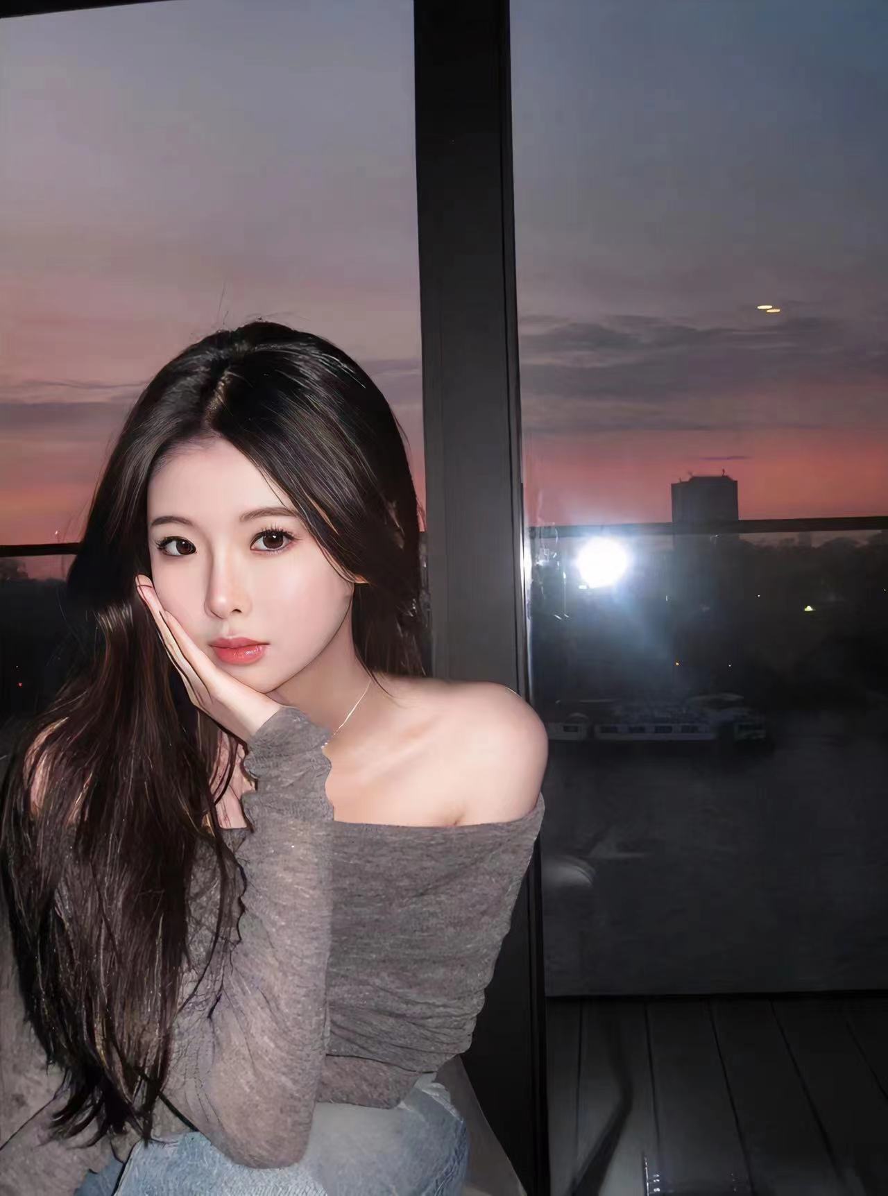 魔鬼身材，胸大漂亮