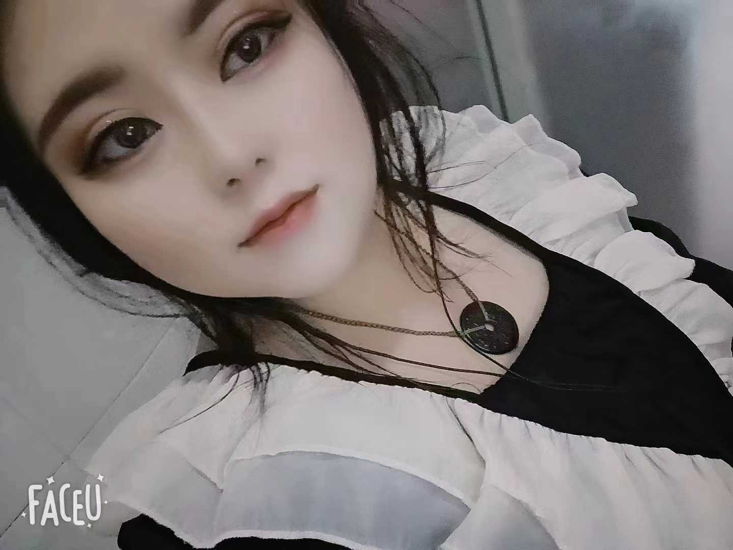 语言加身体挑逗，各个部位摩擦