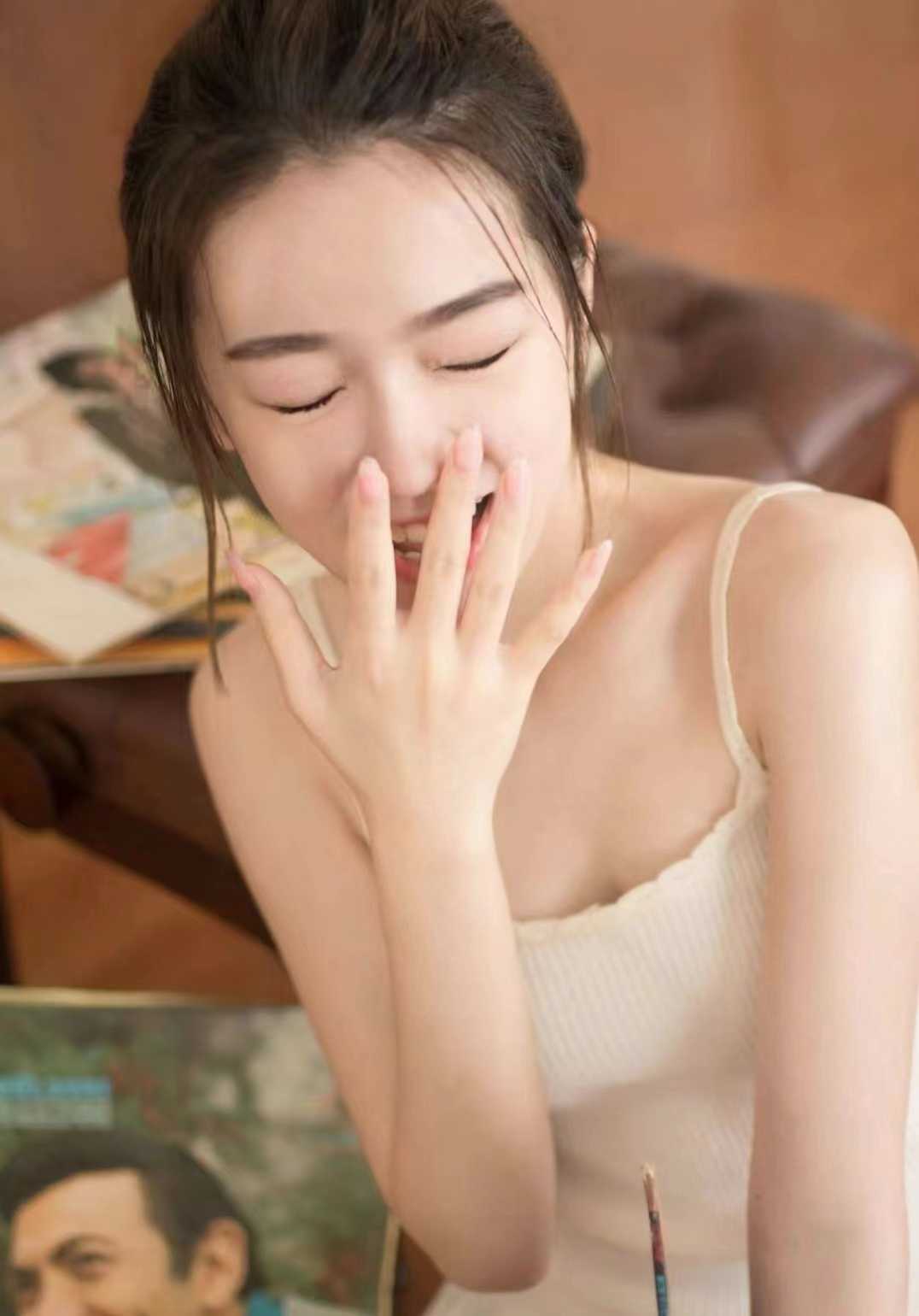 青春靓丽，温柔体贴