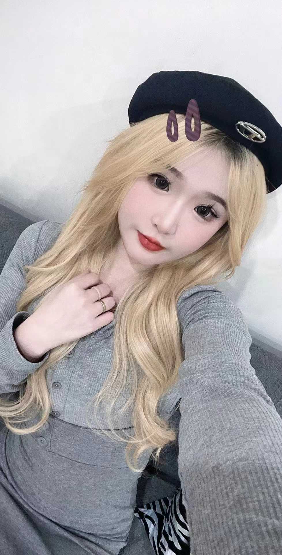 女友感满满，漂亮大方