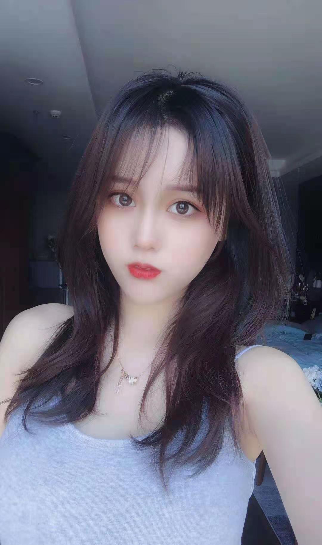 每个女孩都有独特的风格，可制服，可御姐，可萝莉，女孩最喜欢双飞