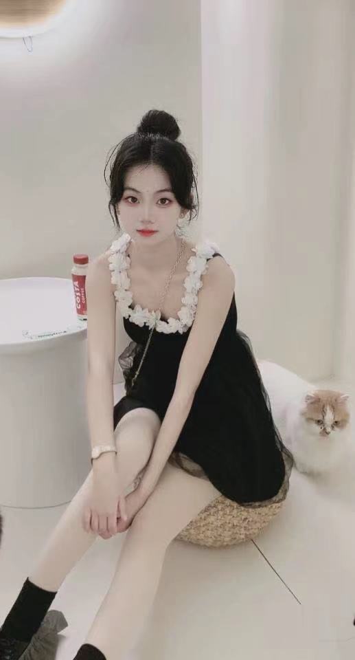 呻吟起来很sao很带劲