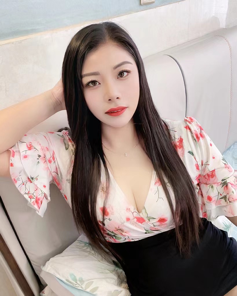 后面双手握住一对奶子，真爽