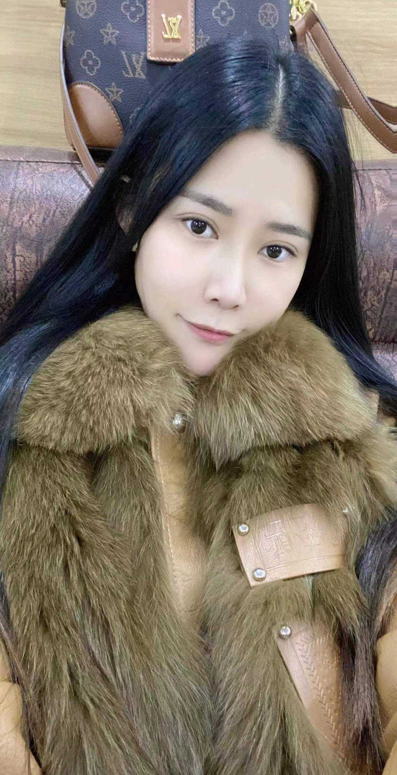 身材超棒颜值不错的小姐姐