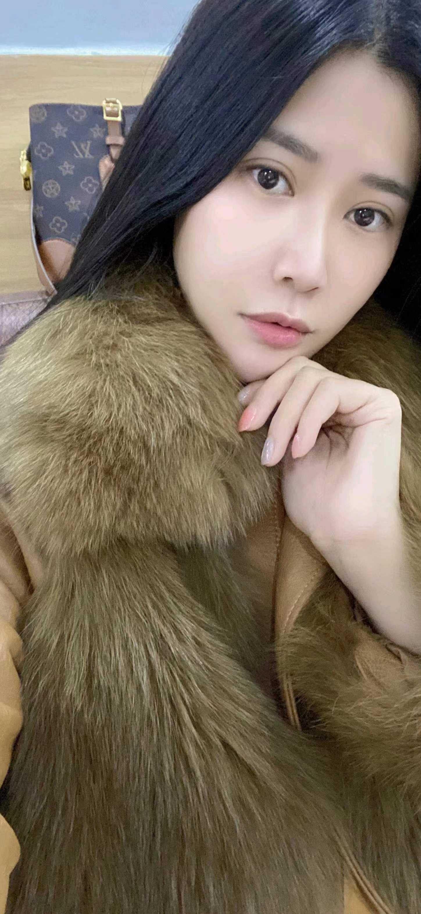 身材超棒颜值不错的小姐姐