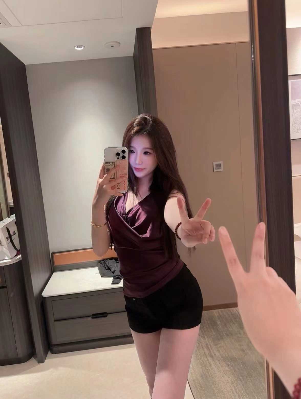 前凸后翘，很温柔很配合