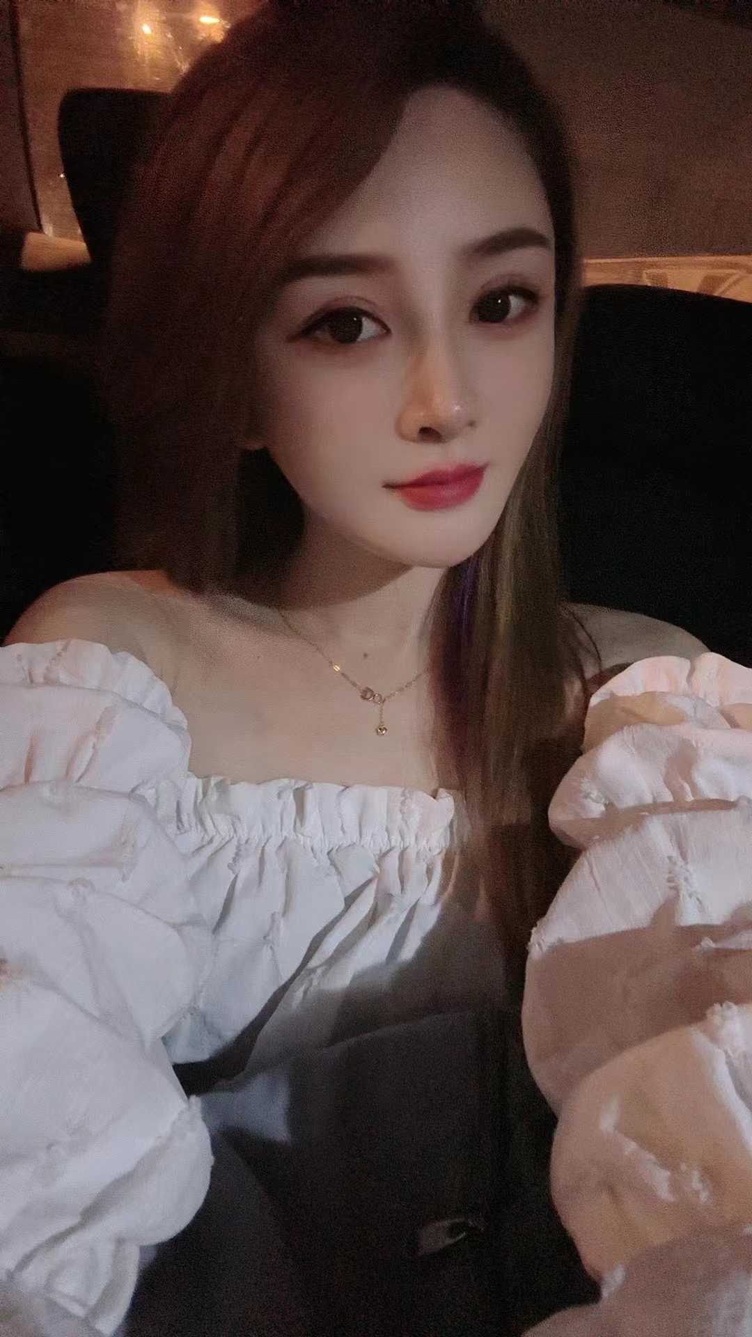 丰满有料的小姐姐