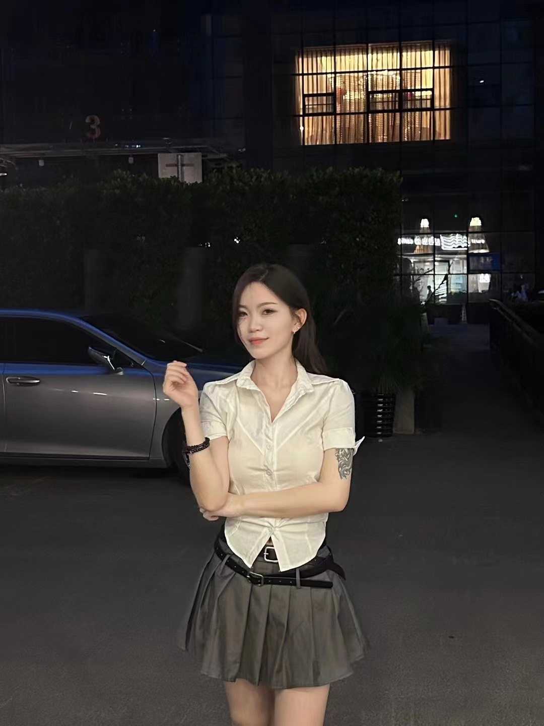 服务很认真，极品嫩妹