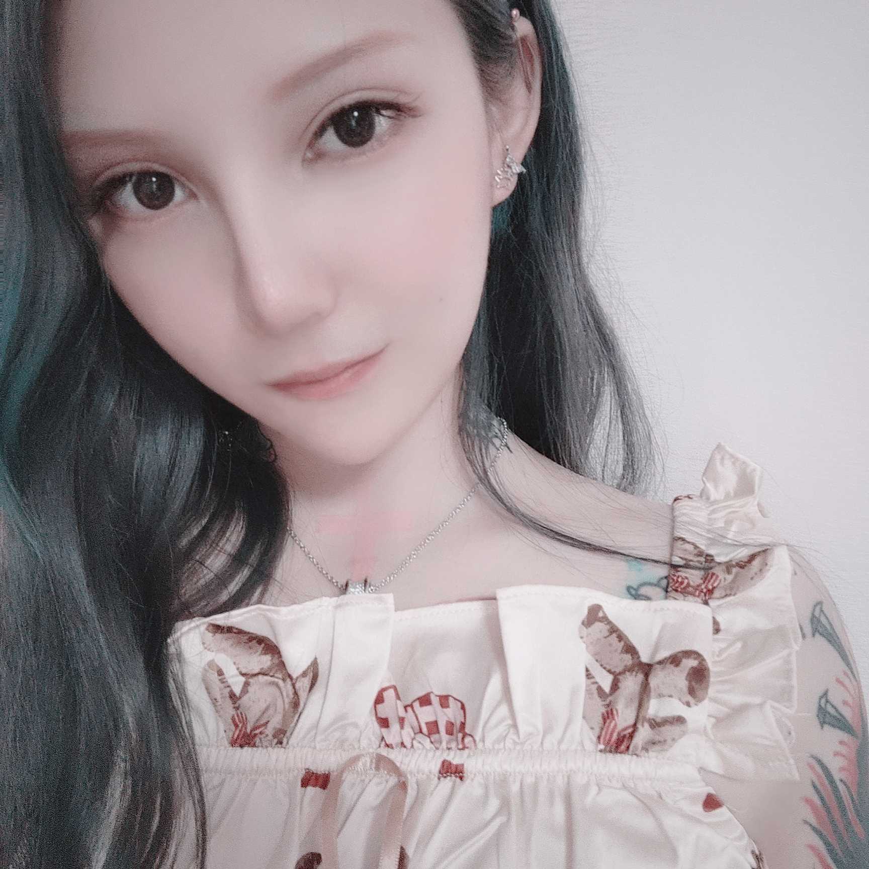 有纹身的性感美女