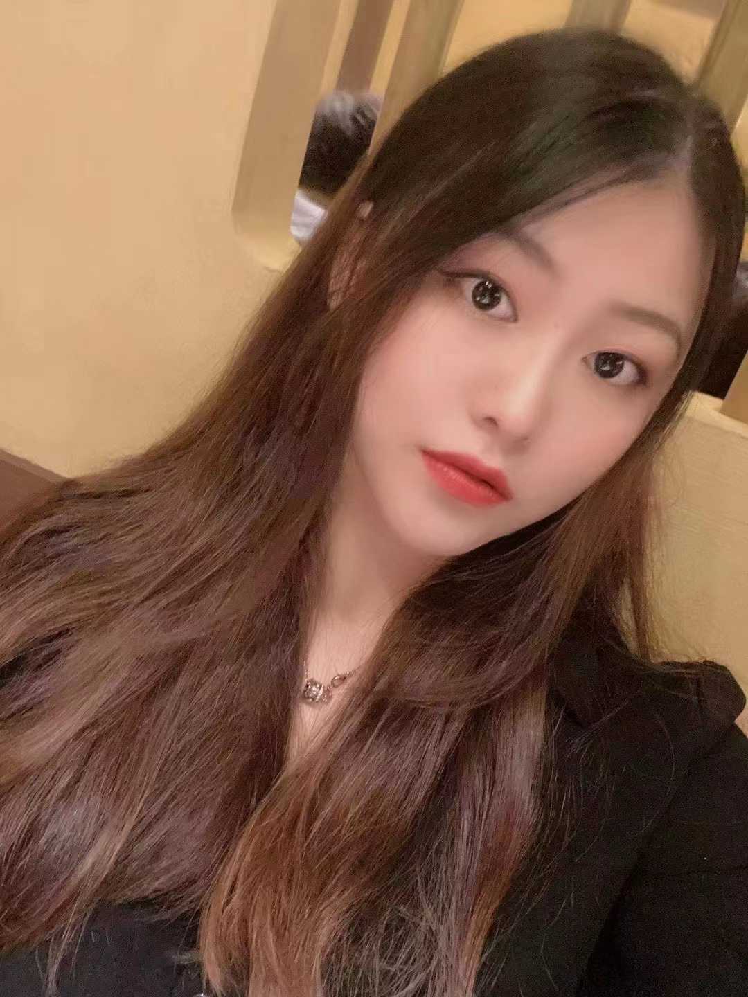 胸大屁股翘，服务一流