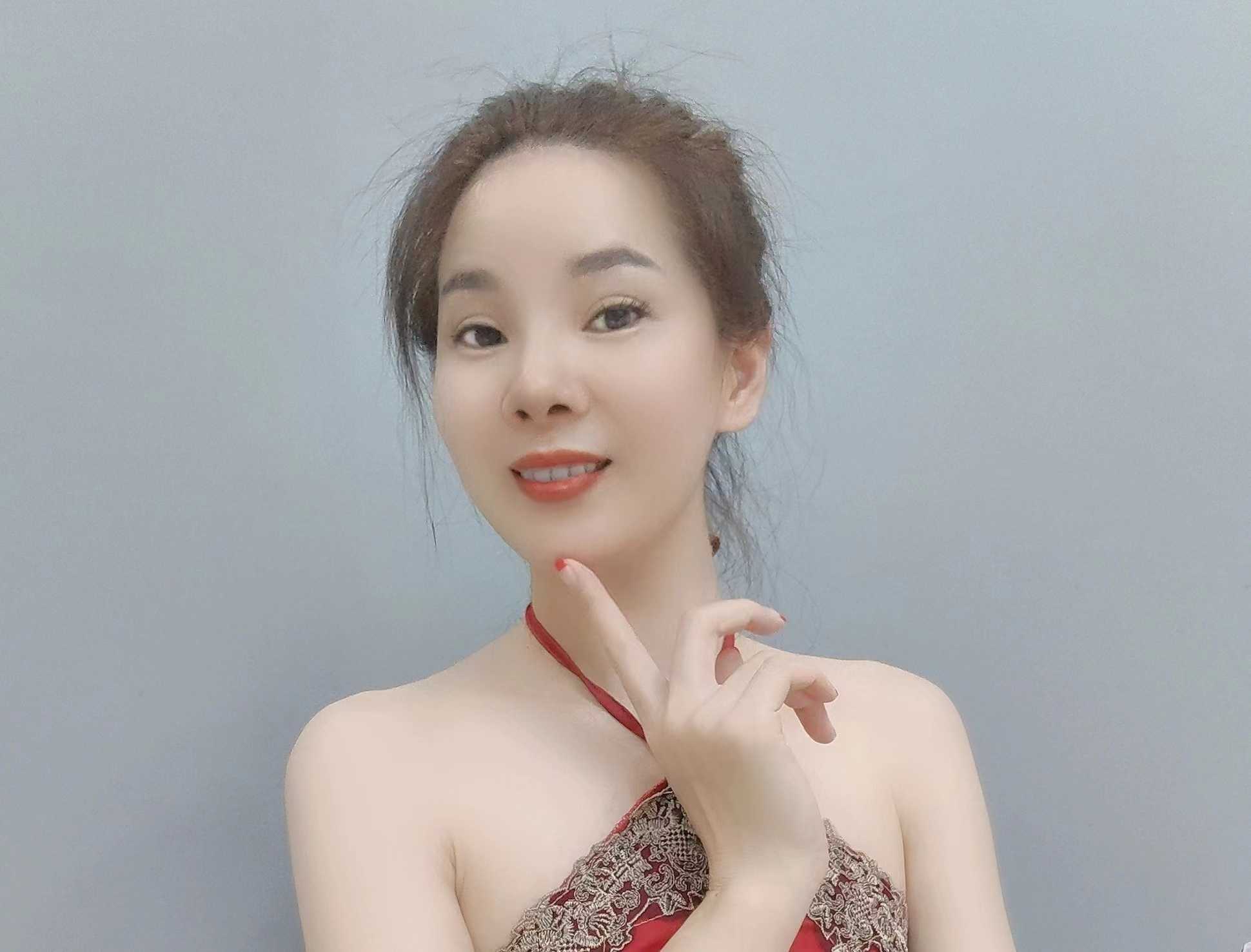 上海市闵行区性感丫头