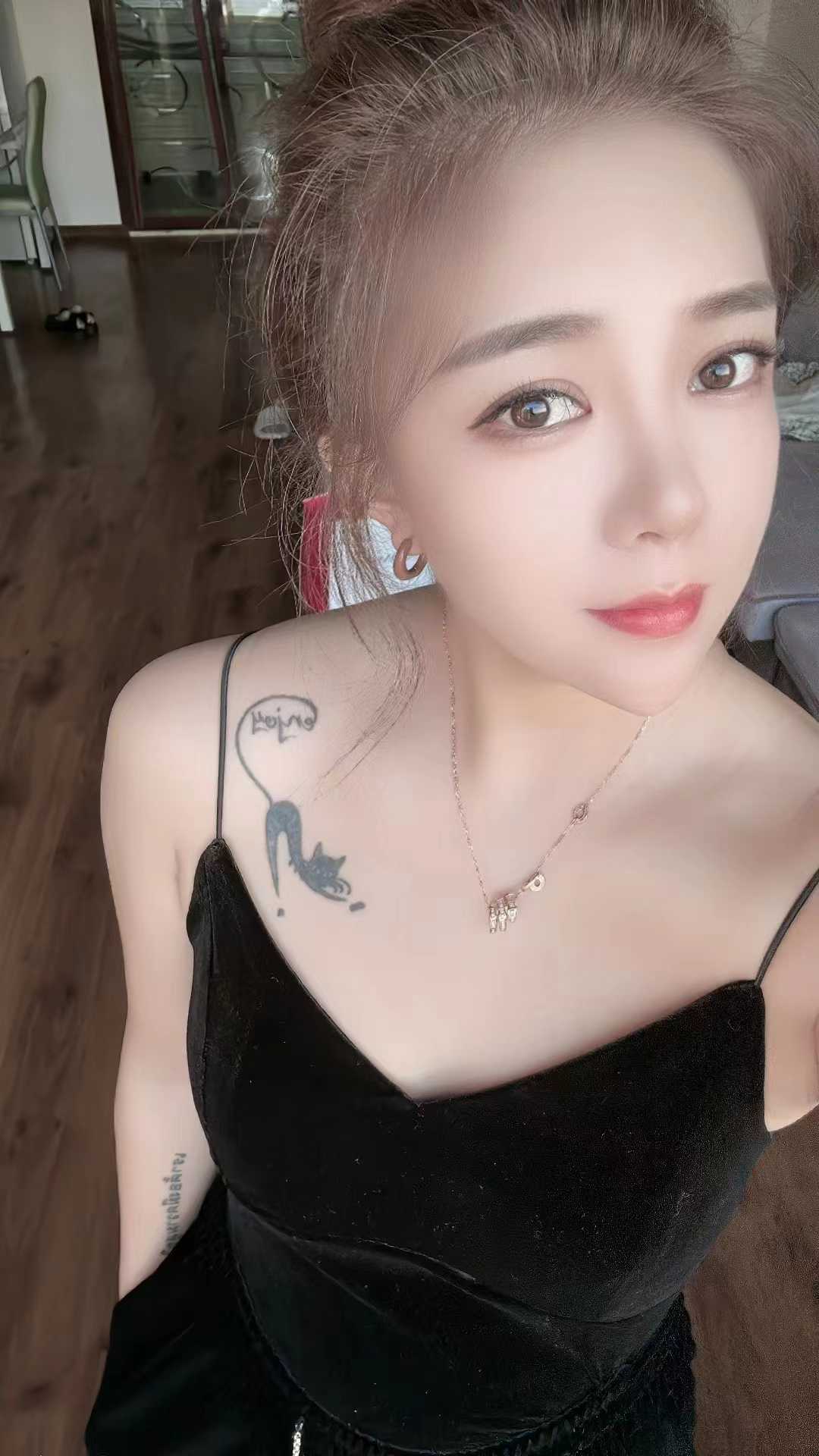 河北区娇小的美女