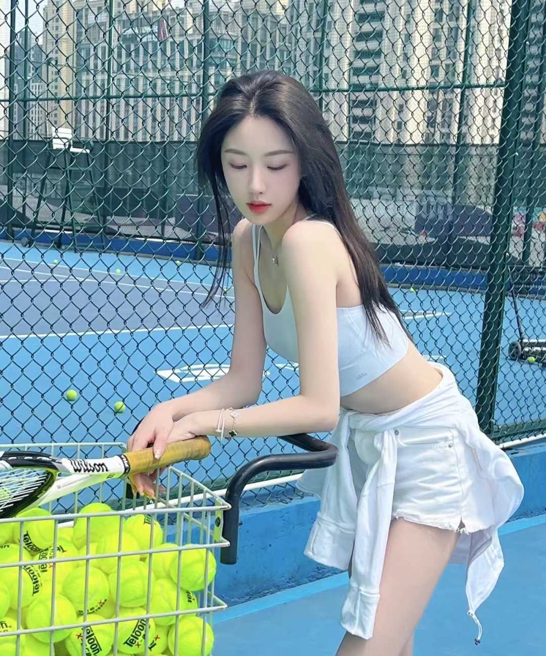 福田有颜值的美丽小姐姐