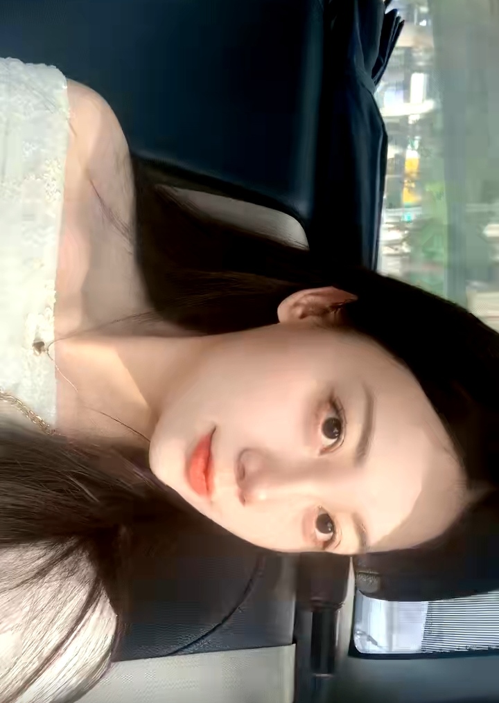 大胸翘臀道具小妹