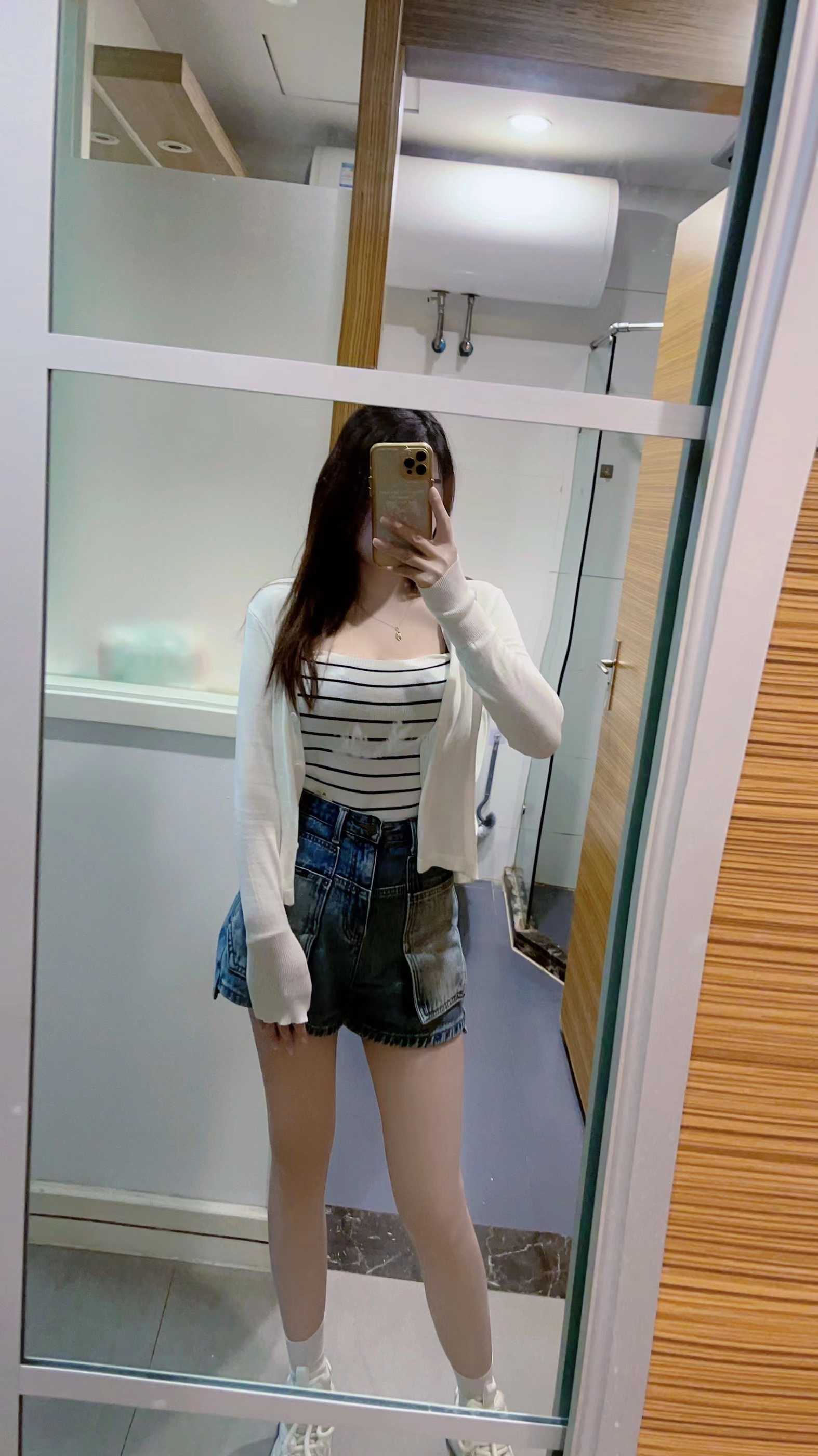 很会很会玩的一个小姐姐