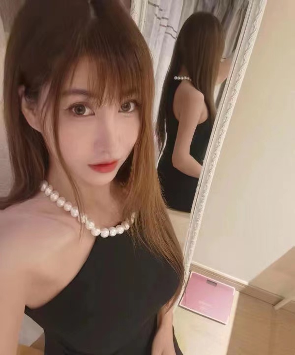 美丽，身材好
