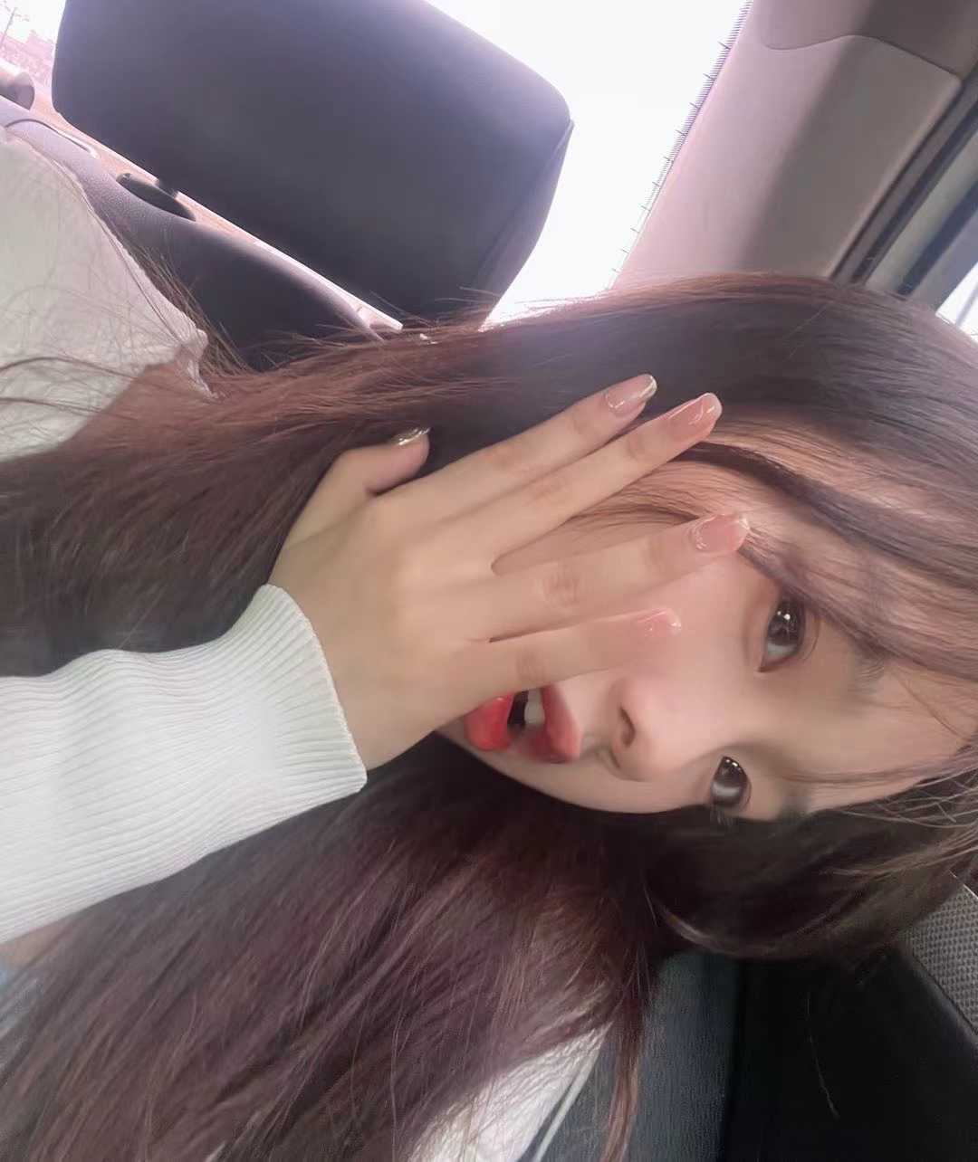 洪山身材匀称长腿女孩