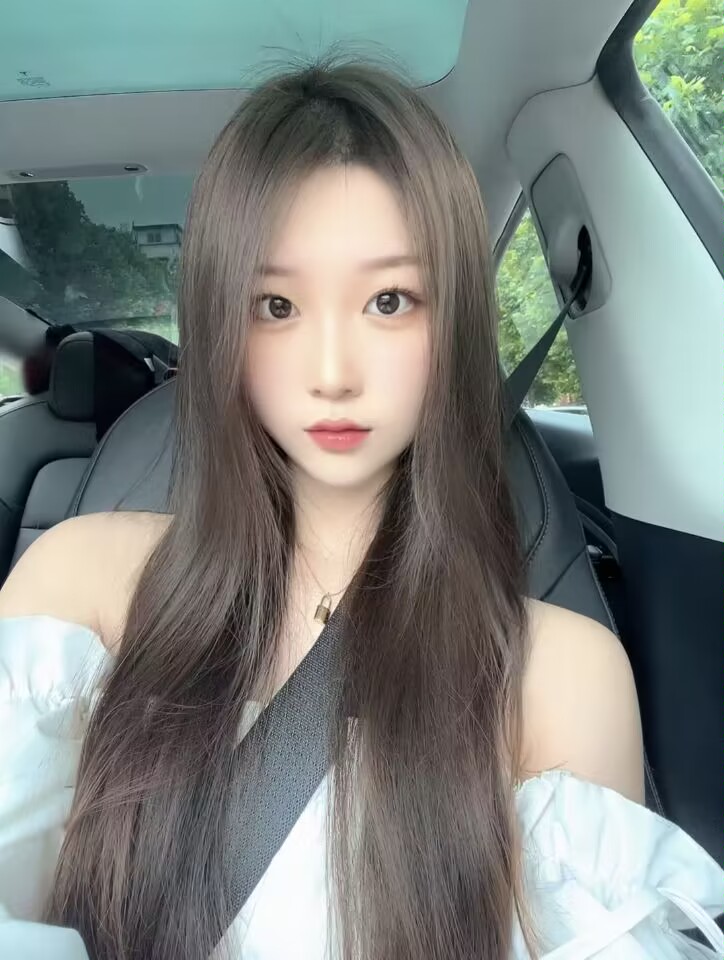 萧山很文静一位小姐姐