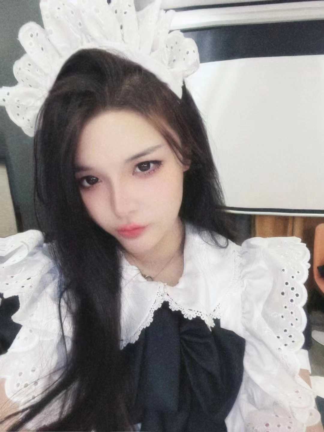 制服多多的美女一位数