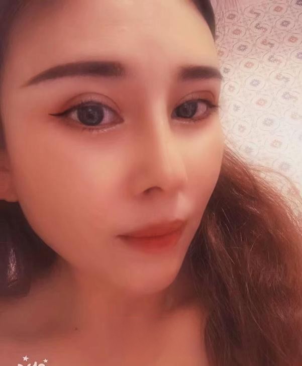 小姐姐人照一致