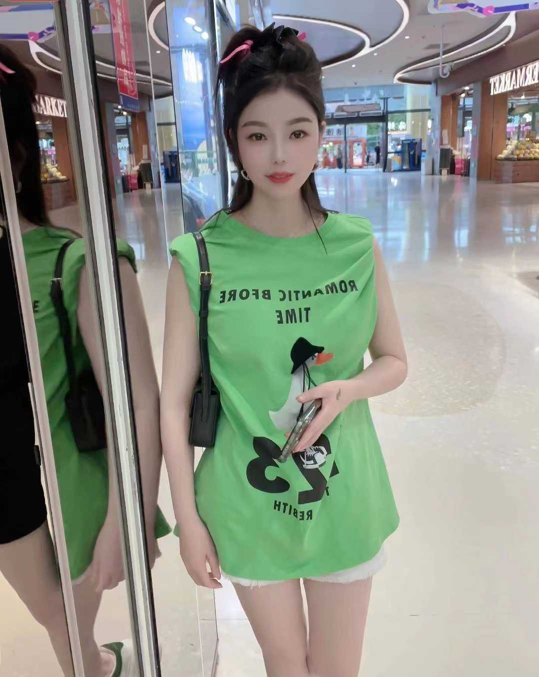 小姐姐态度身材很不错