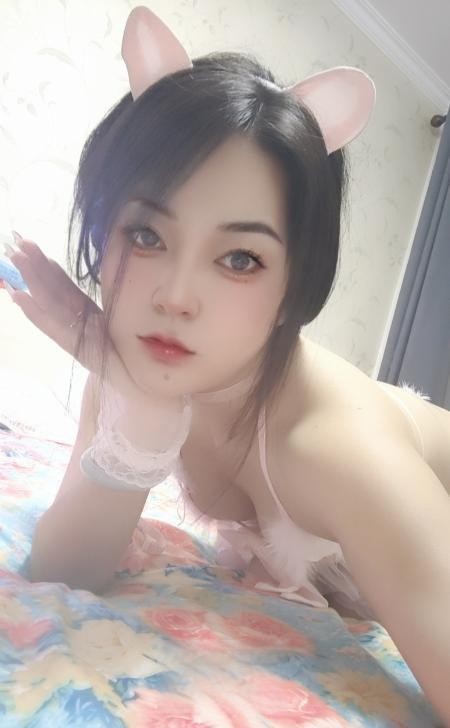 朋友分享的一个小姐姐