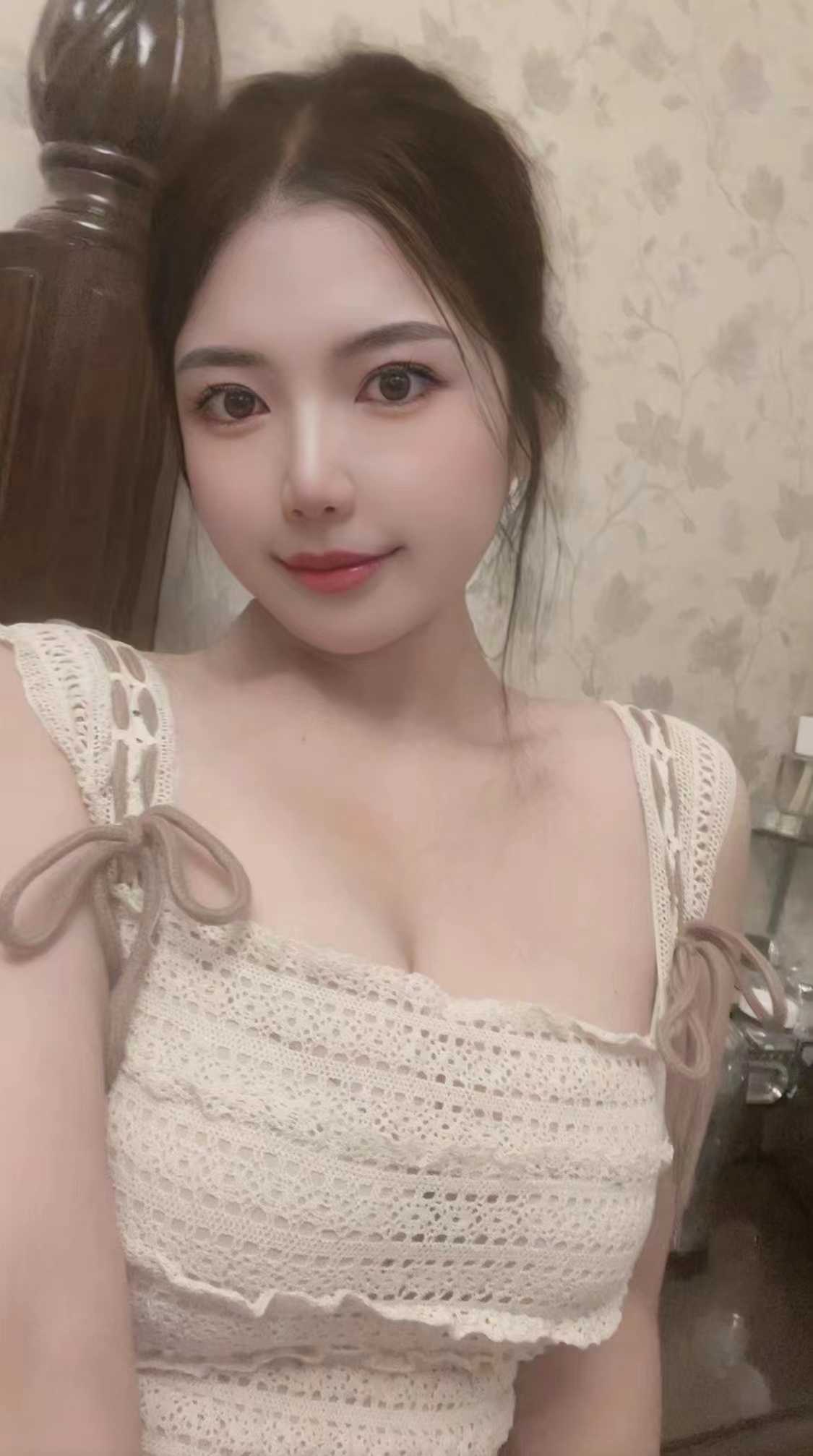 年轻美丽主动服务不错