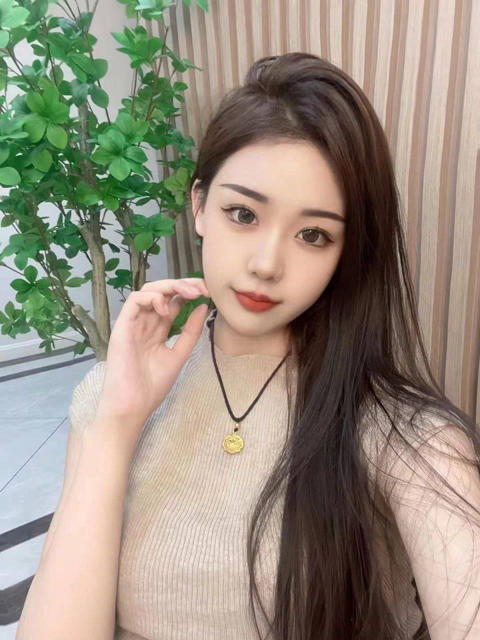 朝阳大奶桃臀嫩妹子，后入水超多